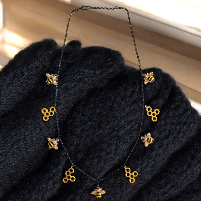 NECKLACE AND EARRINGS SET | BEES