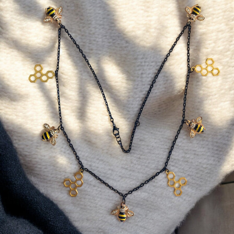 NECKLACE AND EARRINGS SET | BEES