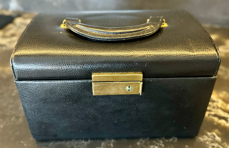 VINTAGE JEWELRY CASE